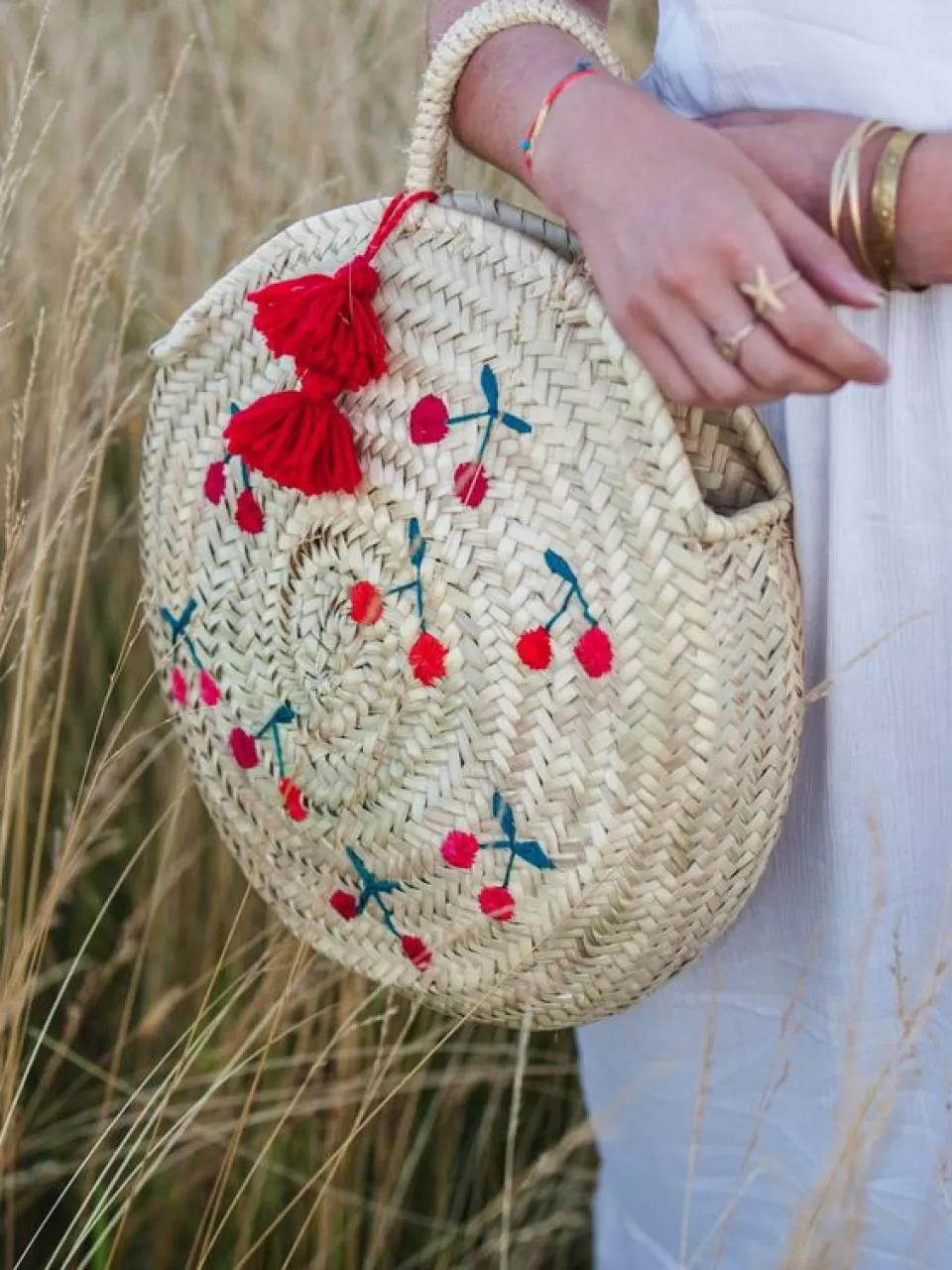 Kiraz İşlemeli Hasır Mini Çanta