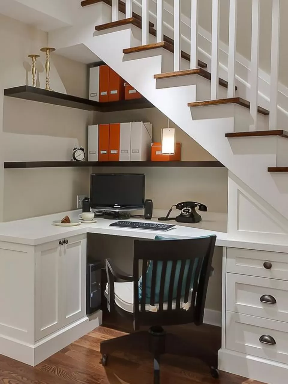 Merdiven Altı Köşe Çalışma Masası