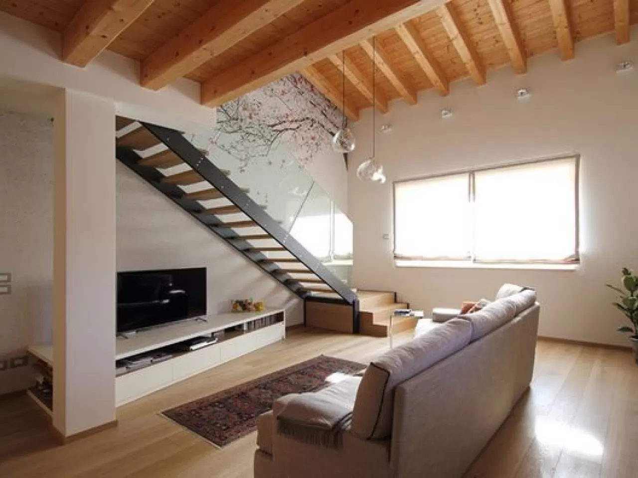 Merdiven Altı TV Sehpası