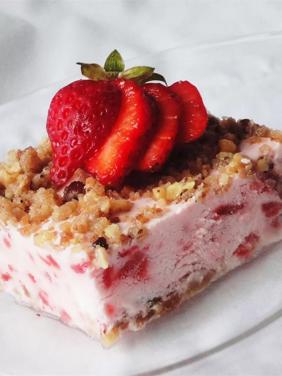 Dondurulmuş Çilekli Dilimler