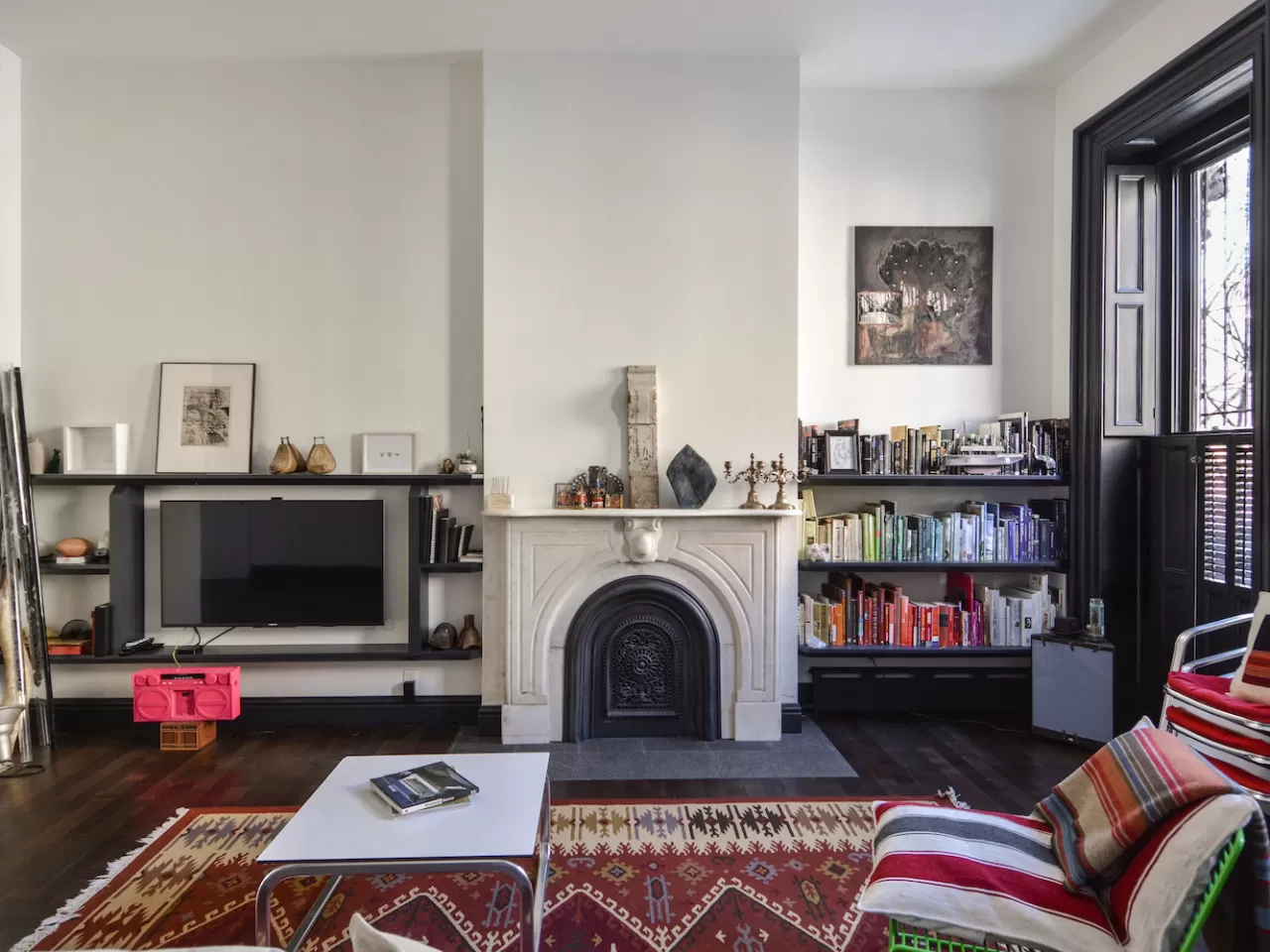 Merkezden Uzağa Yerleştirilen TV