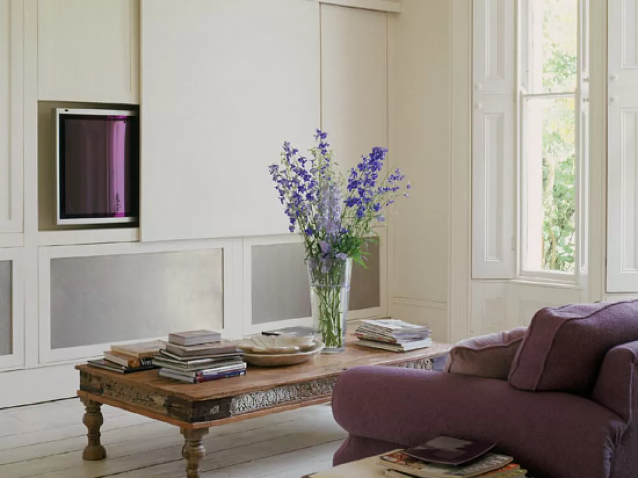 Kayar Panel Arkasında TV