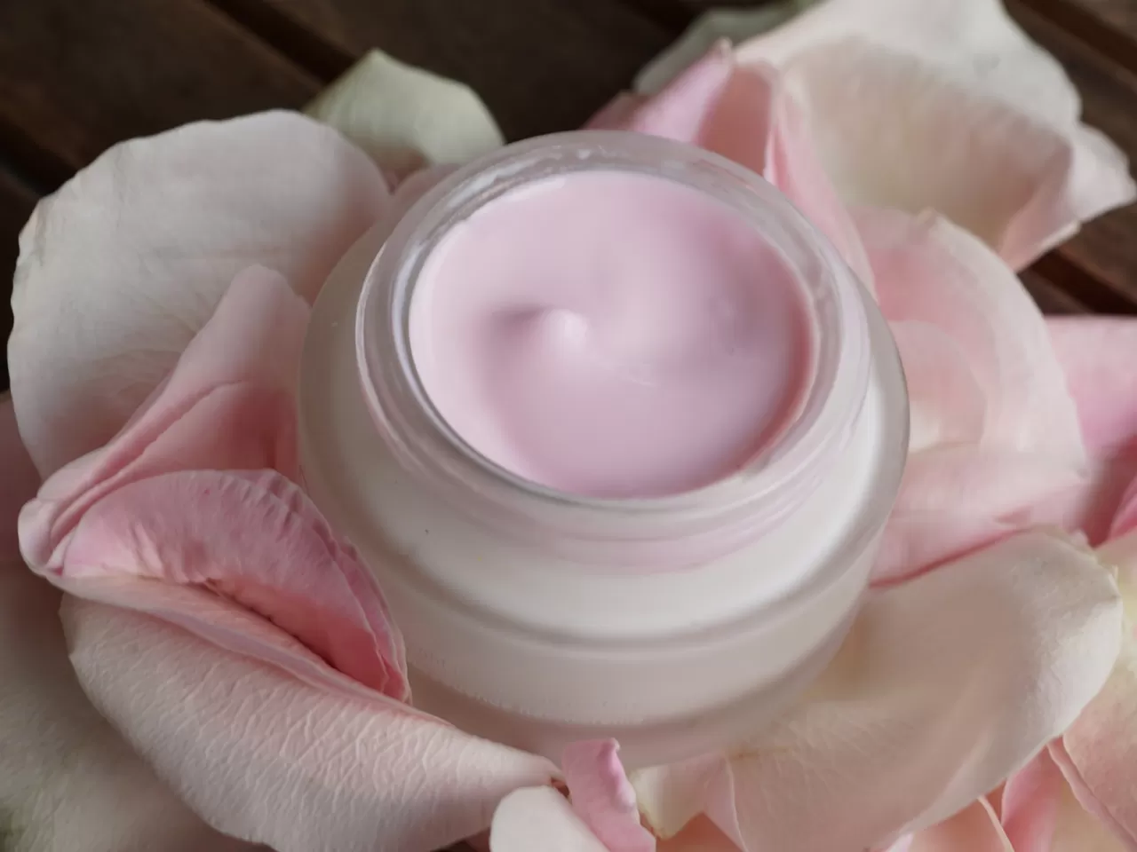 Gül ve Keten Tohumu Losyonu