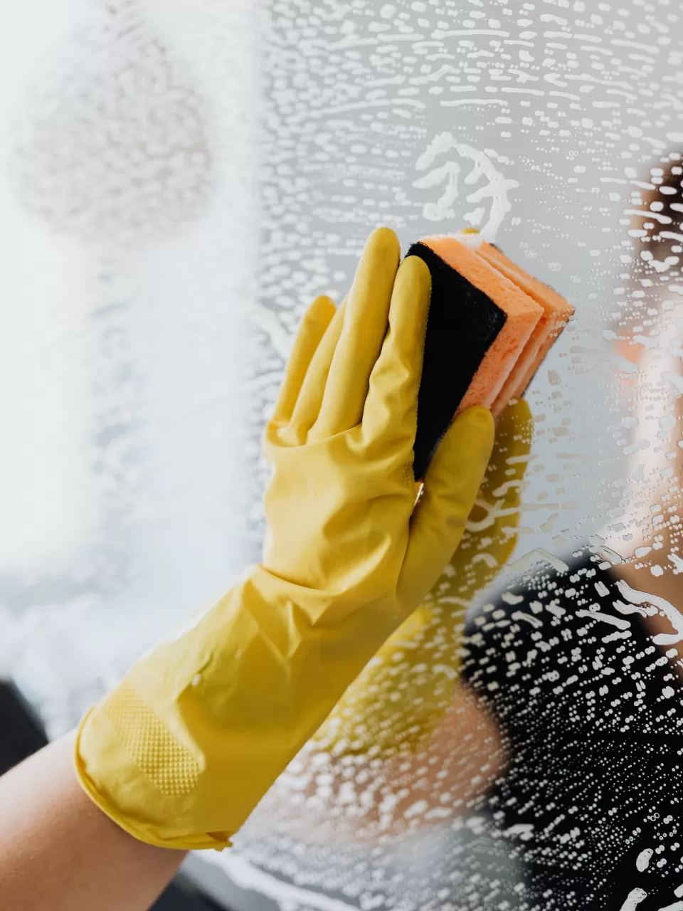 Arap Sabunlu Cam Yüzey Temizleyicisi