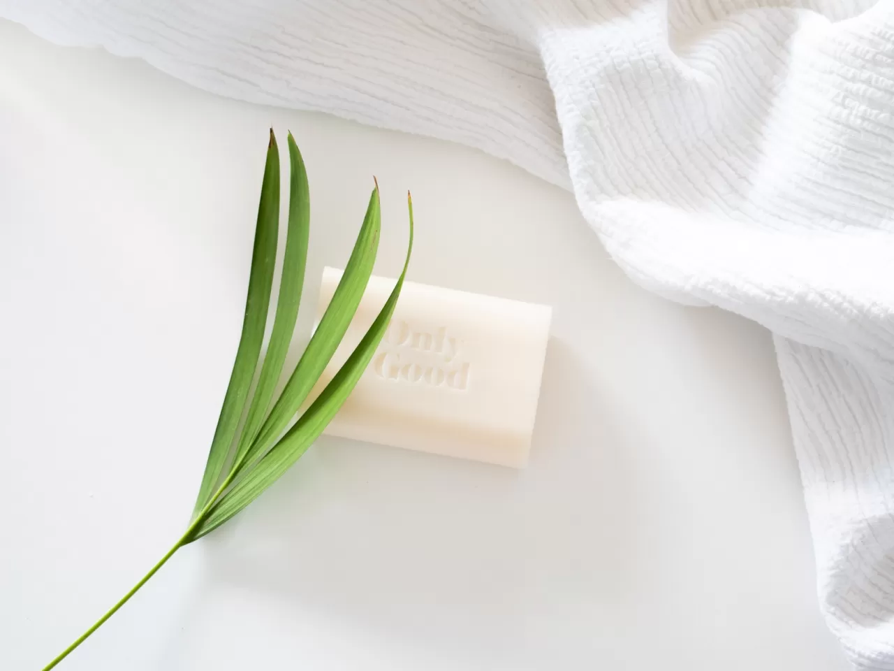 Beyaz Sabunlu Yüzey Temizleyici