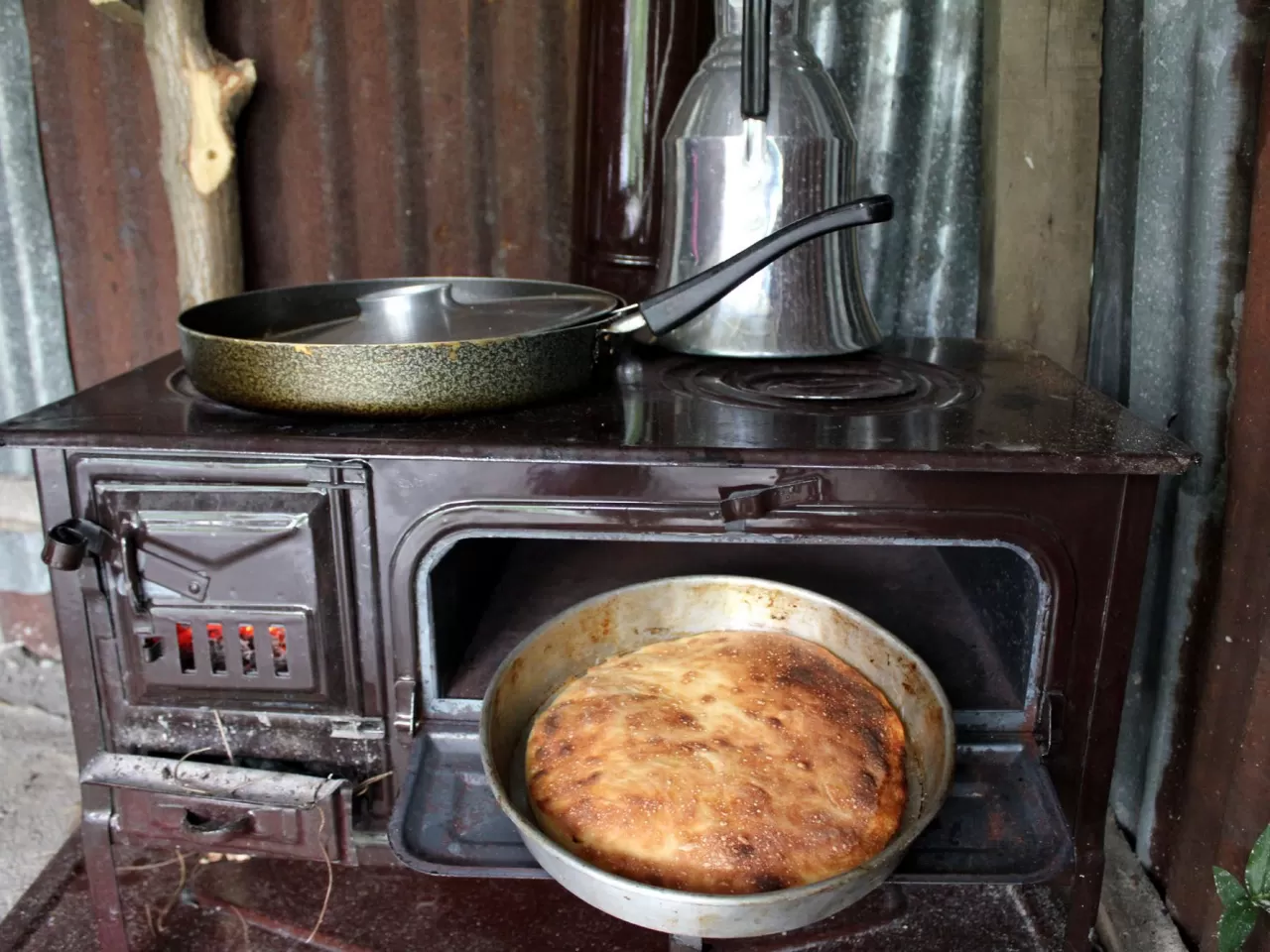 Fırın gözünde pişen börek