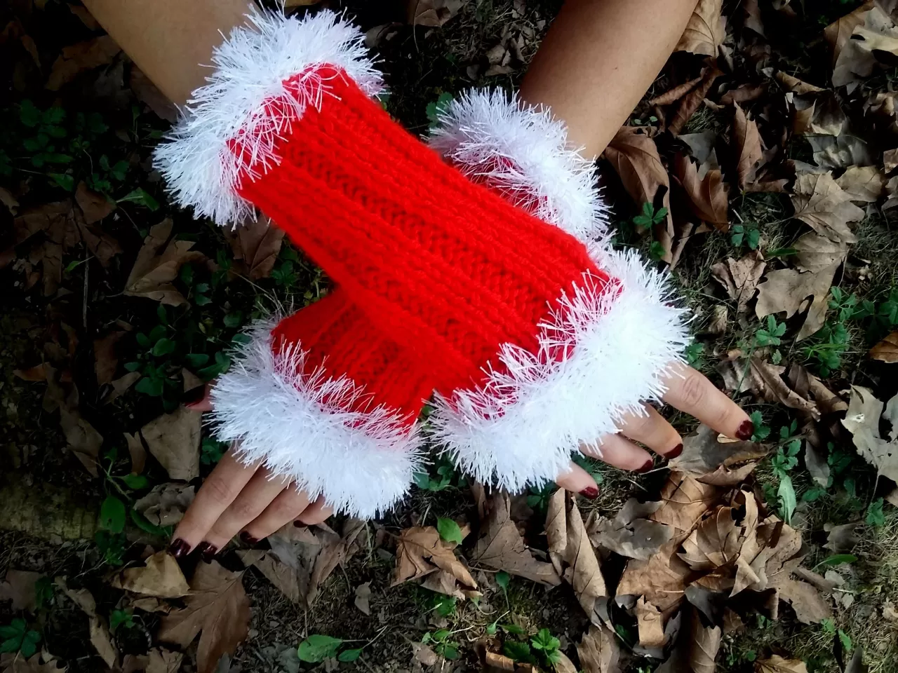 Kırmızı Eldiven
