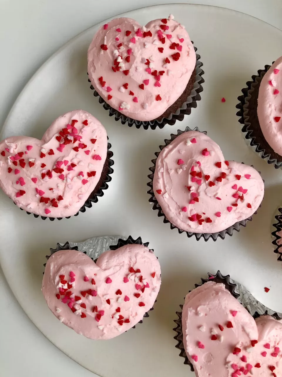 El Yapımı Kalpli Cupcake