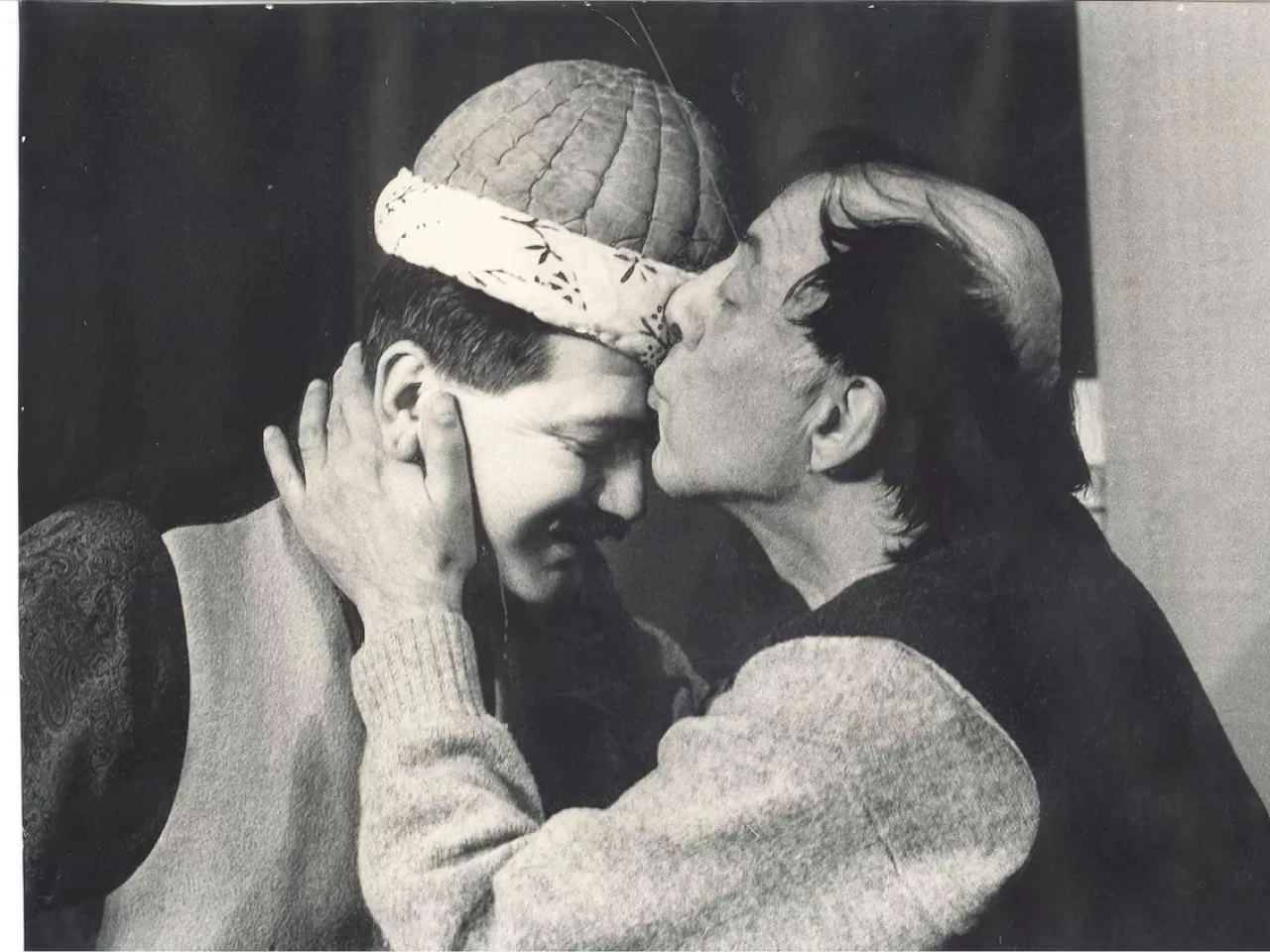 Ve Kavuk Sahibini Buldu: Büyük Usta Münir ÖZKUL’ dan, Ferhan ŞENSOY’a!