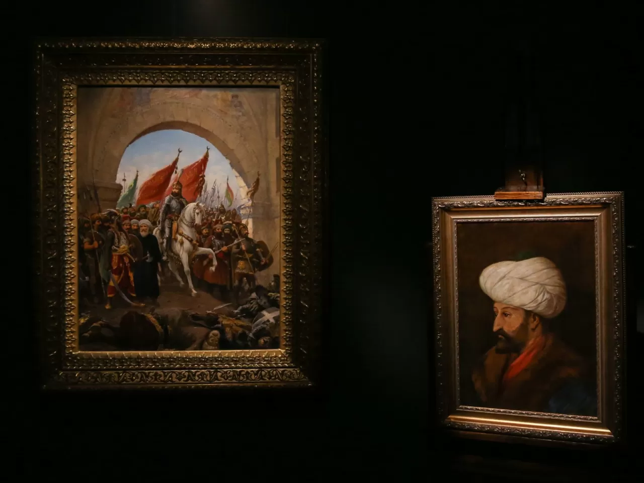 Kartal yavrularını korumak için ne güzel bir yuva yapmıştır.