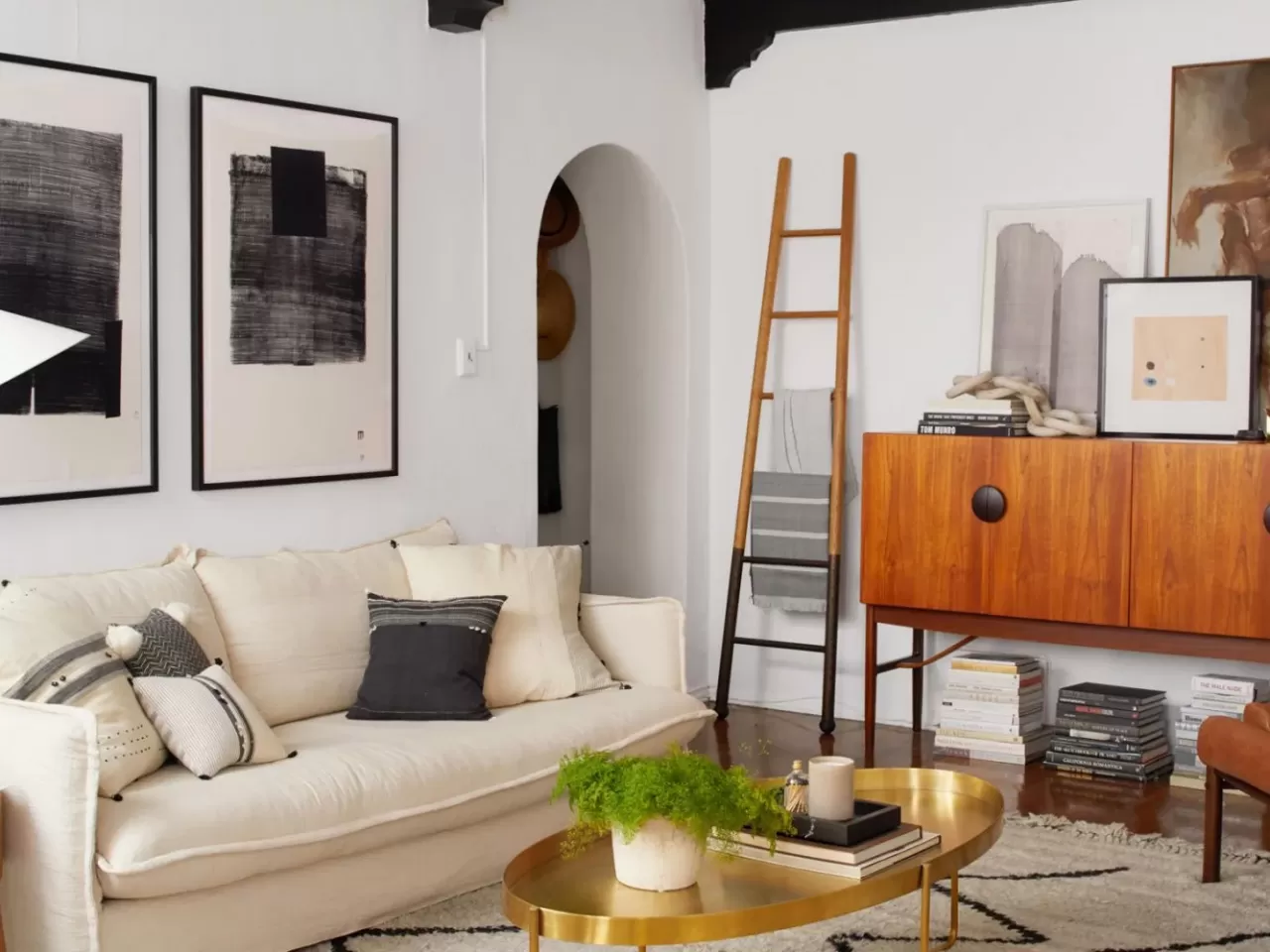 Maksimalist Mobilyalar Yerini Korumaya Devam Ediyor