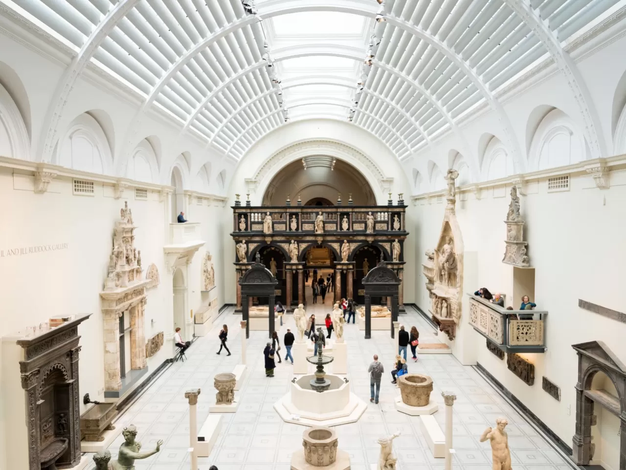 Vittoria ve Albert Müzesi (V&A) : Süsleme Sanatları ve Dizayn’ın Mabedi