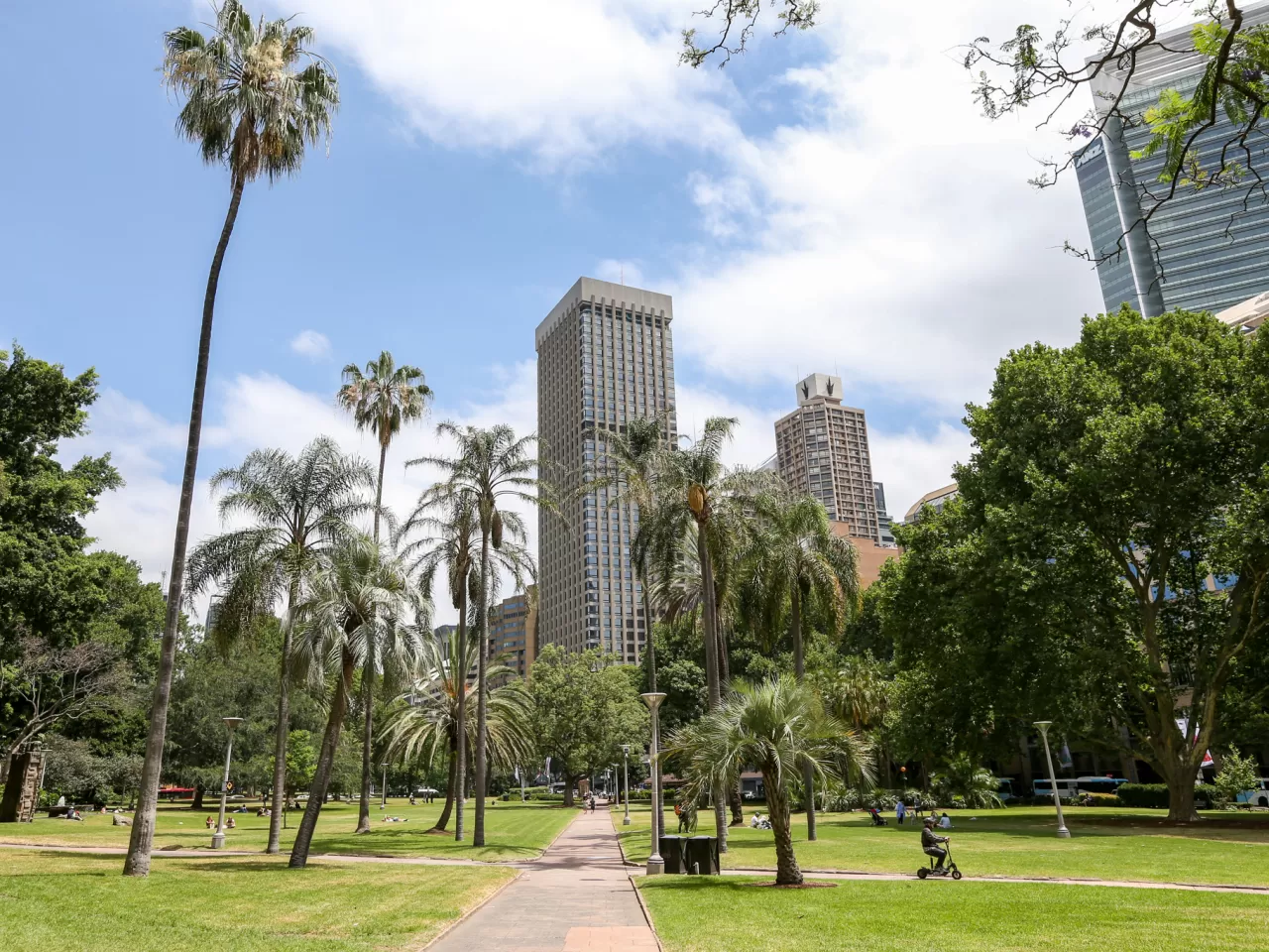 Hyde Park: Şehrin Oksijen Alanı, Atatürk Anıtı’na Ev Sahipliği Yapıyor