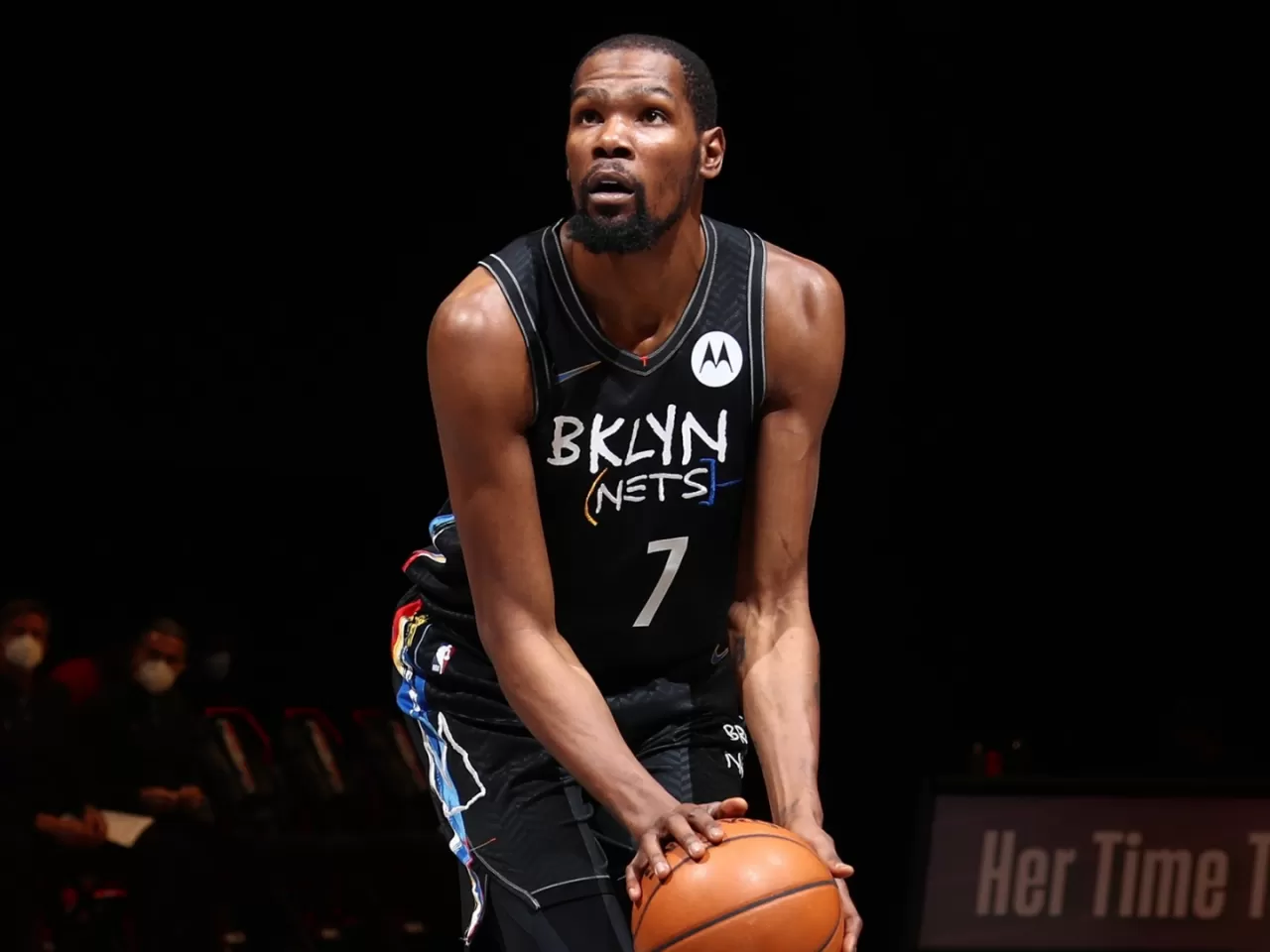 64 Maçta En Az 20’şer Sayı Atarak NBA Tarihine Geçti