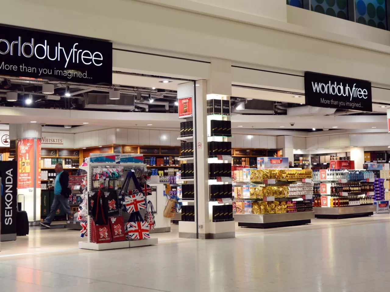 Arnavutluk Milli Takımı’nın Bedava Alışveriş Sevdası