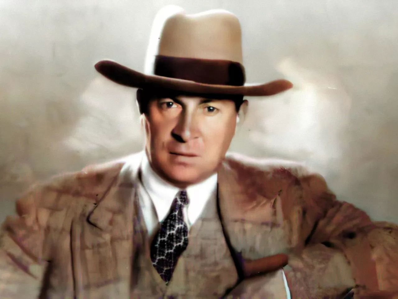 Muhsin Ertuğrul Kimdir?