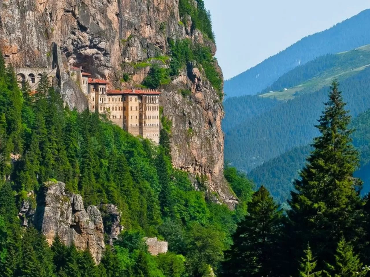 Sümela Manastırı’nın Mimari Özellikleri