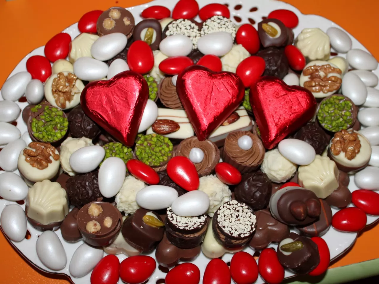 Kalpli Nişan Çikolatası