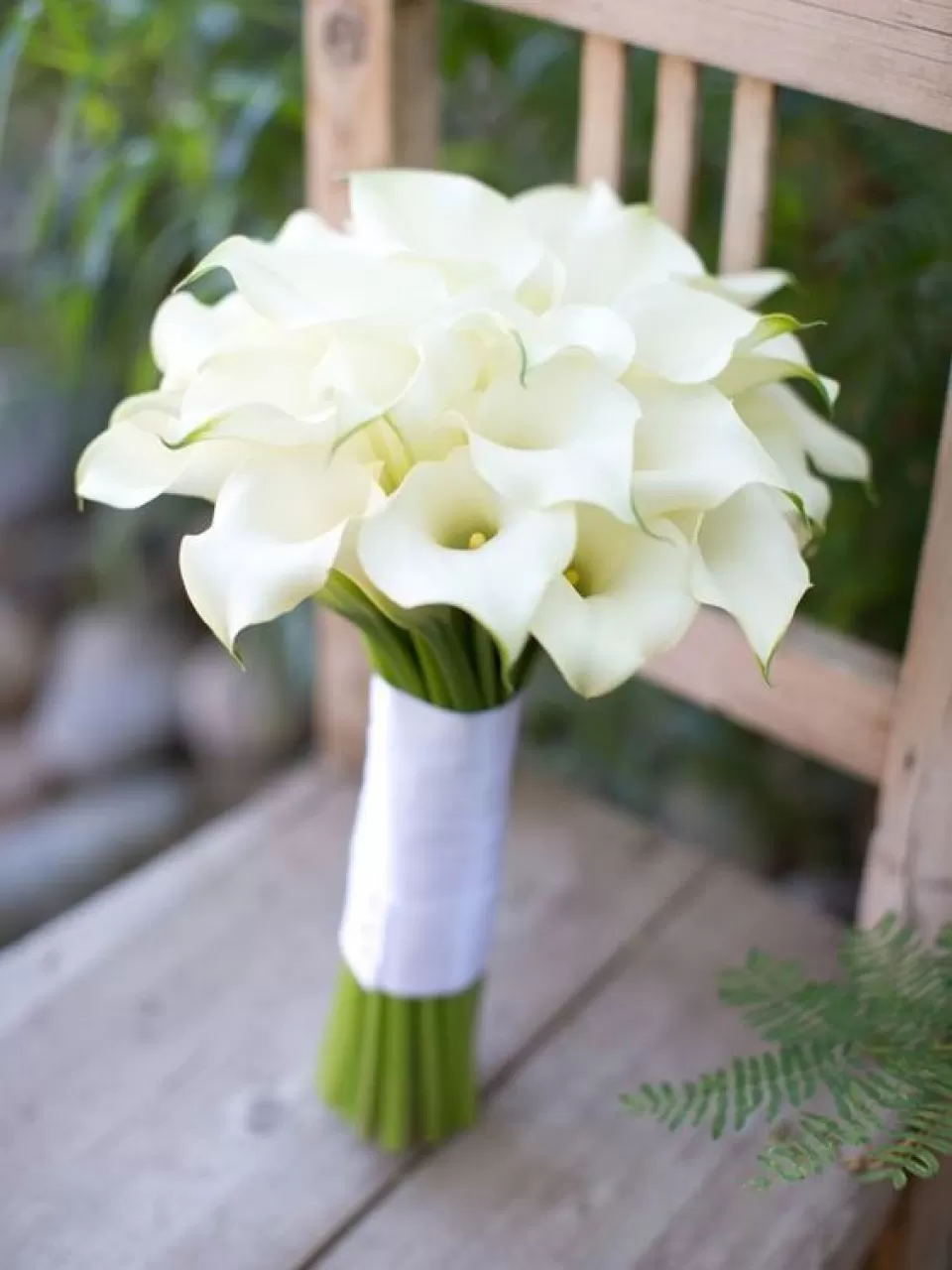 Beyaz Lilyumlu Gelin Buketi