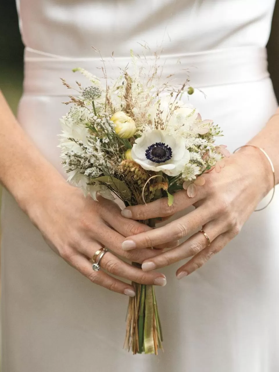 Küçük Kır Çiçekli Gelin Buketi