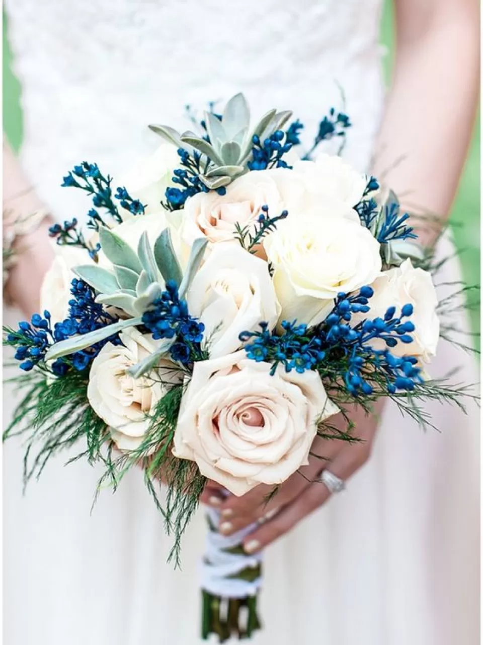 Mavi Beyaz Gül Gelin Buketi