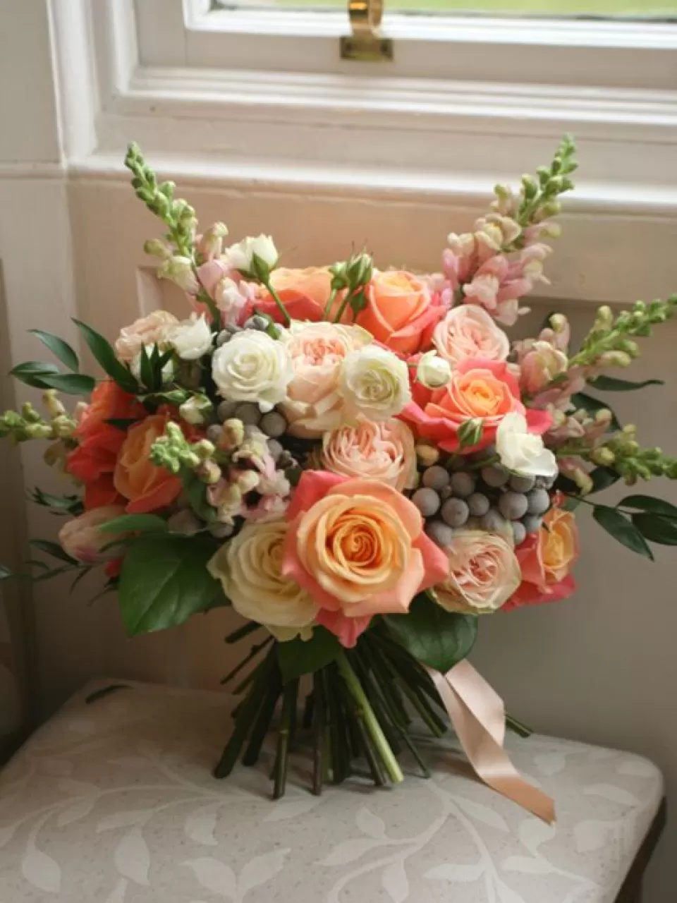 Mercan Somon Rengi Gelin Buketi