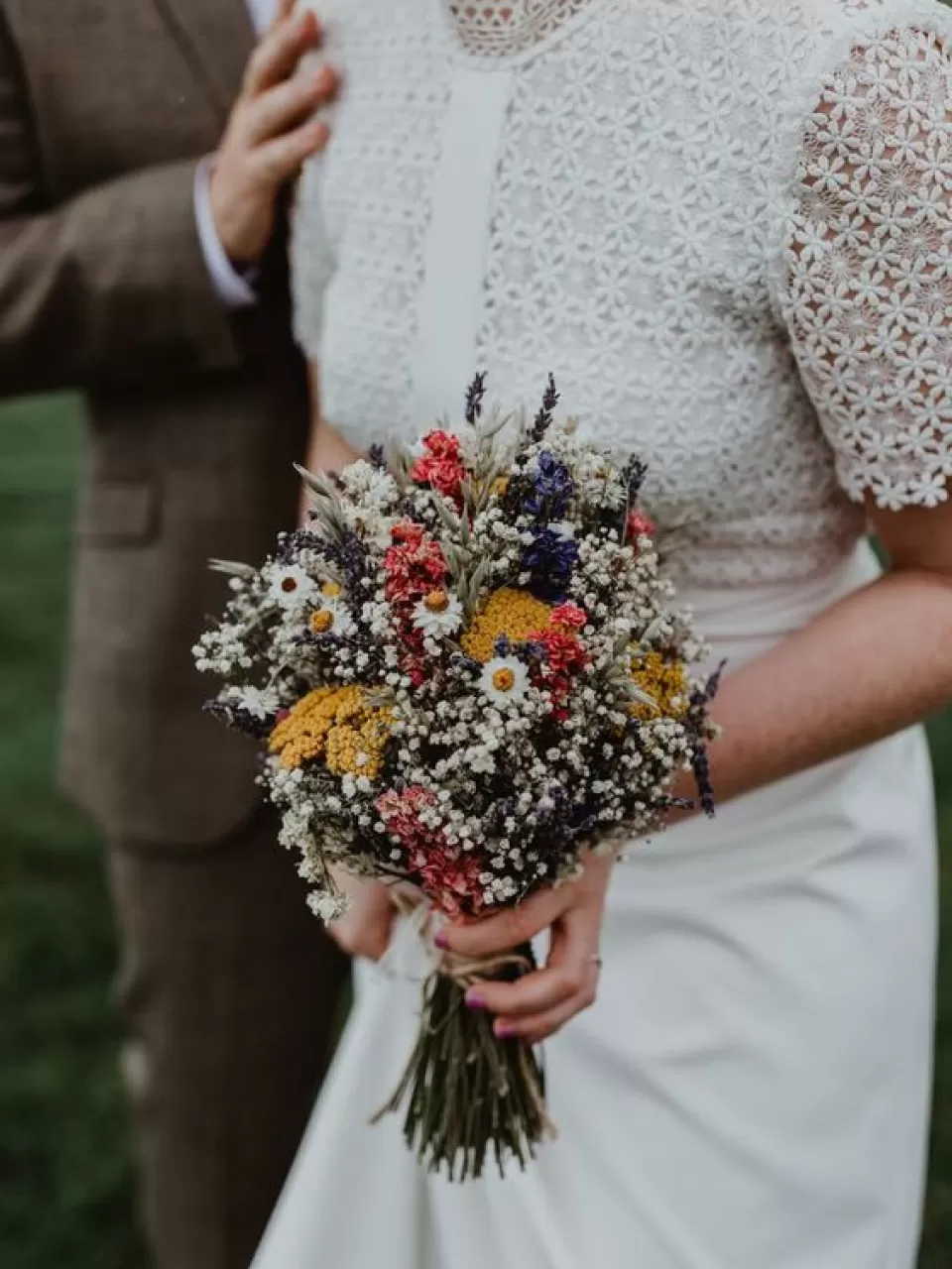 Renkli Minik Kır Çiçekli Gelin Buketi