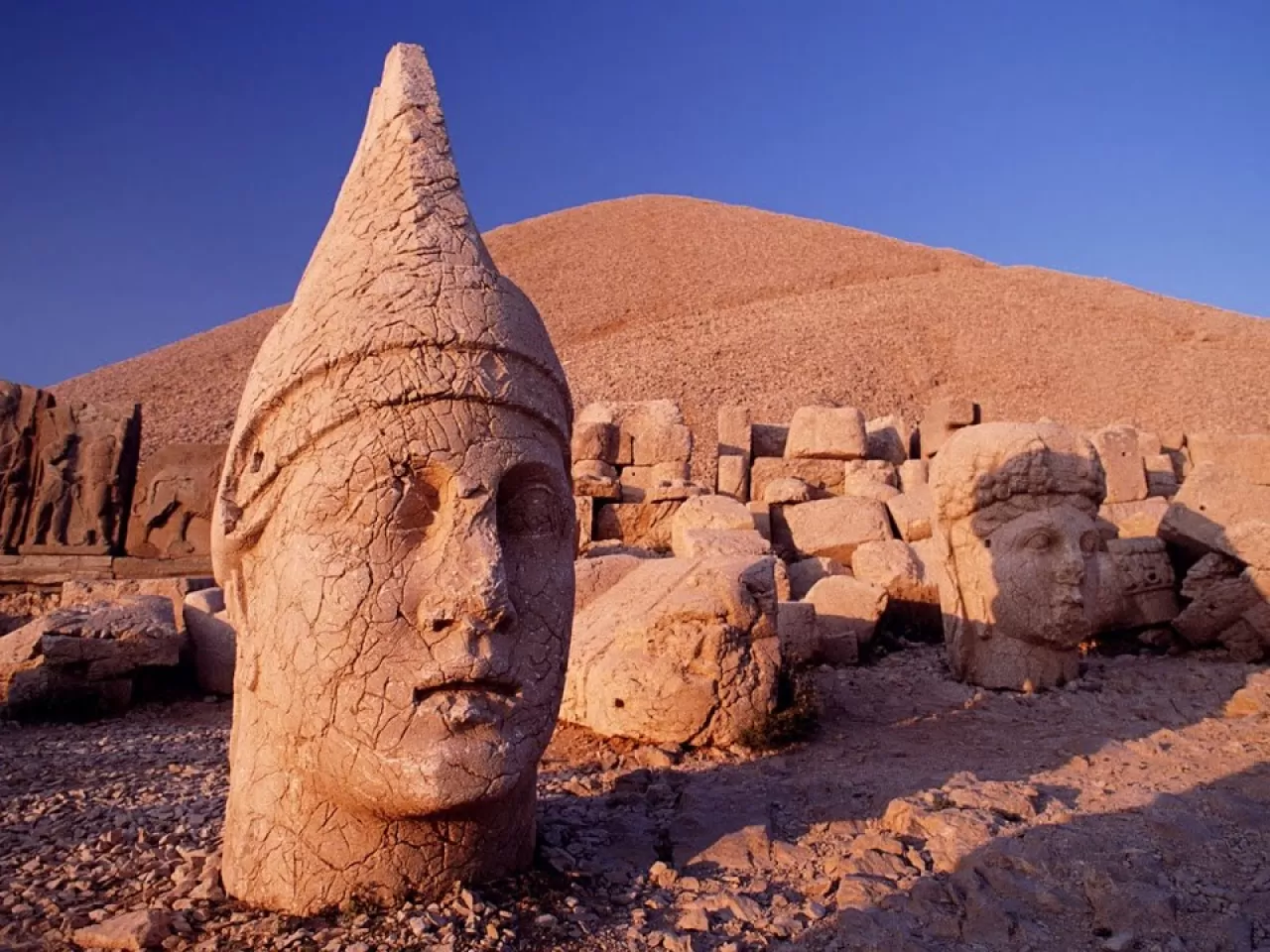 Nemrut Dağı Heykelleri