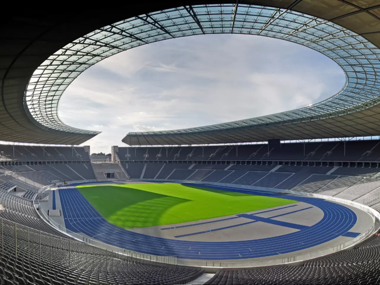 Berlin Olimpiyat Stadı