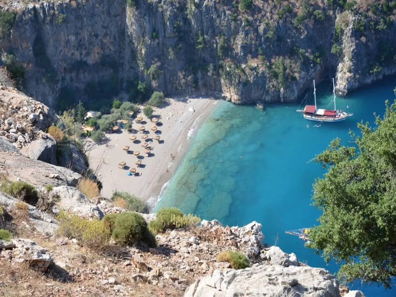 KELEBEKLER VADİSİ PLAJI