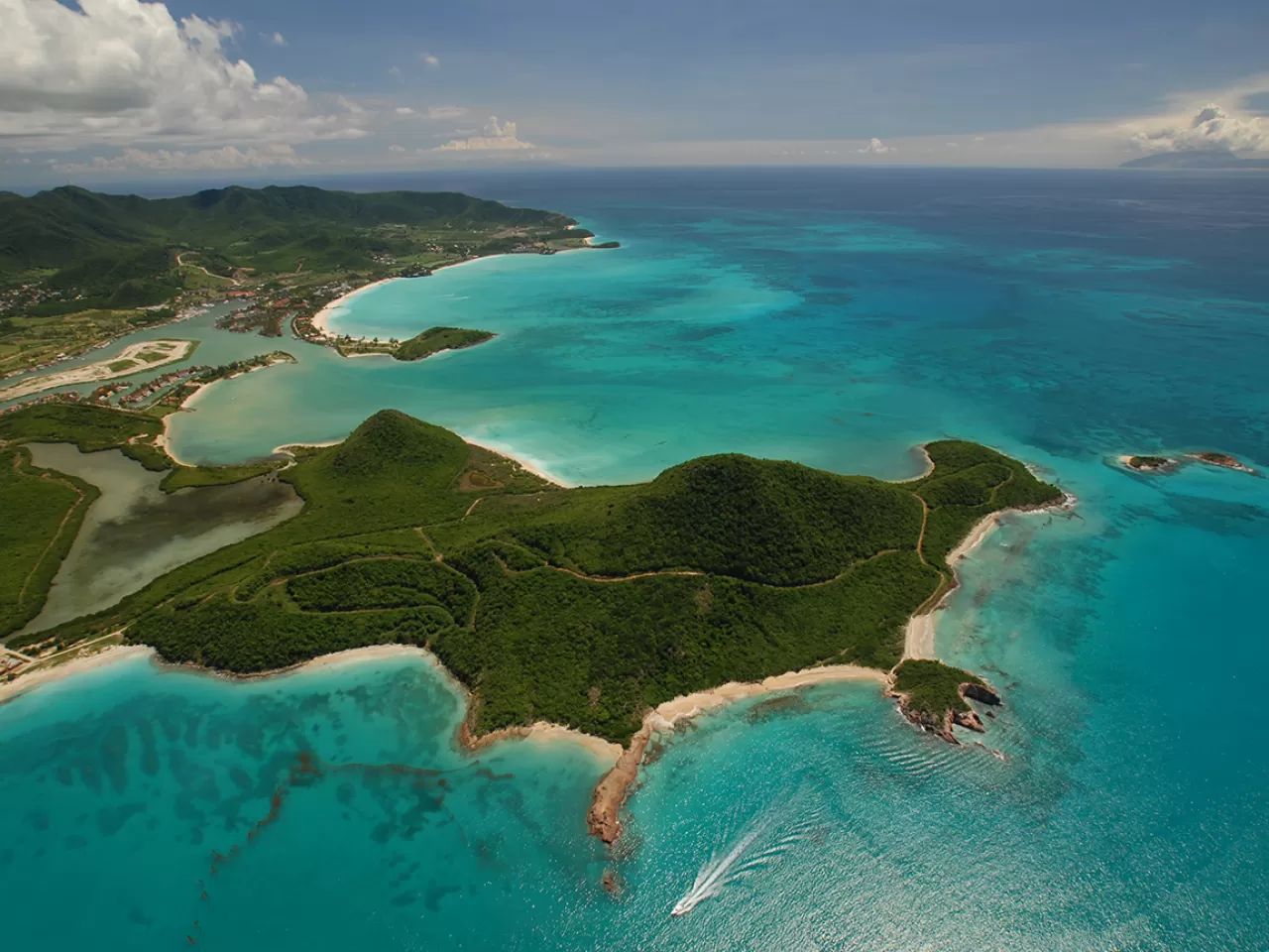 Южная часть архипелага малых антильских островов. Карибские острова Антигуа. Антигуа Колумбия. Антигуа в Карибском бассейне. Остров Невис Вест Индия.