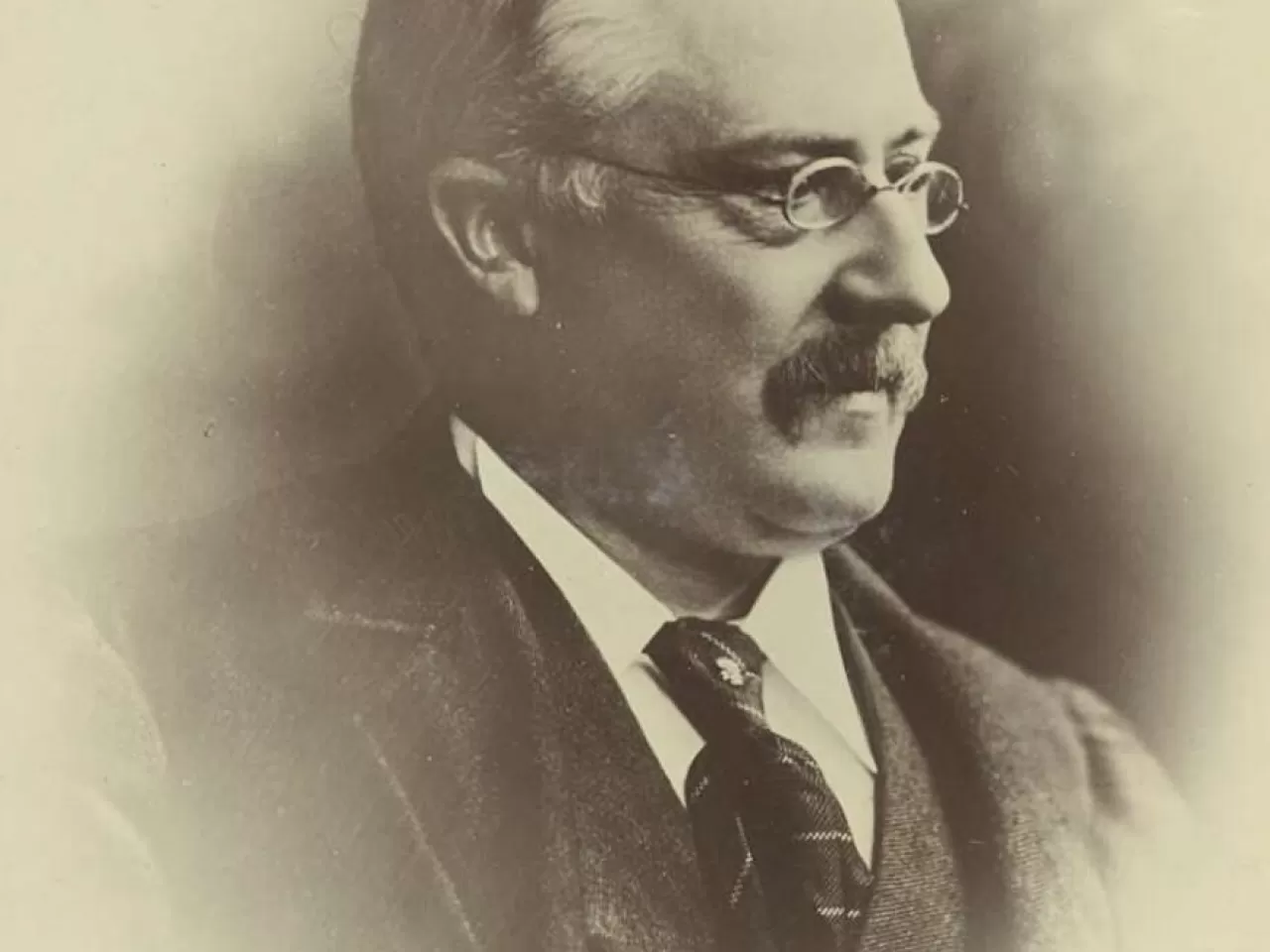 Sir George Pearce da bu isteği kabul etti ama şartları vardı: