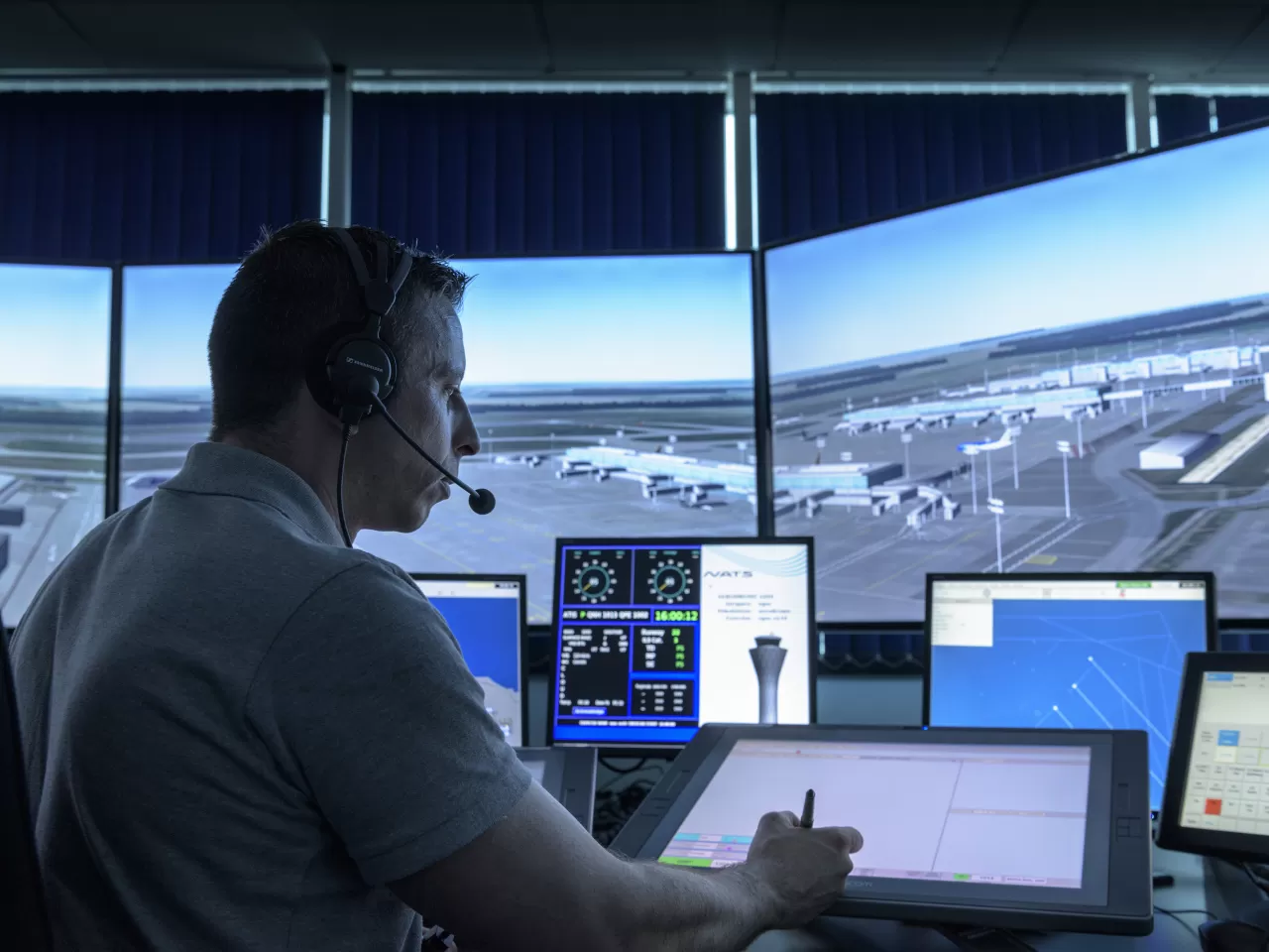 Hava Trafik Kontrolörü