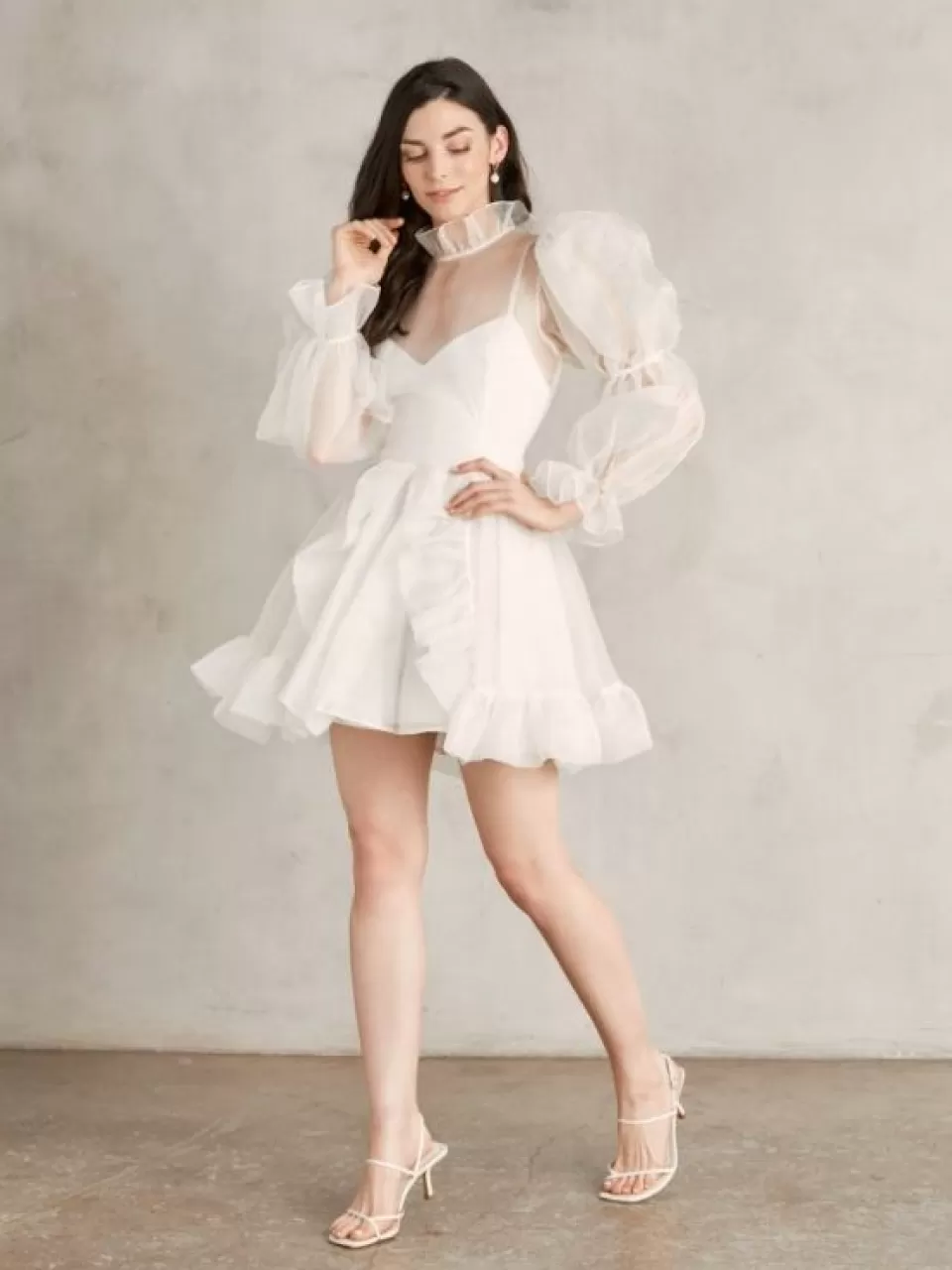 Kabarık Kollu Tüllü Mini Etekli Nikah Elbisesi