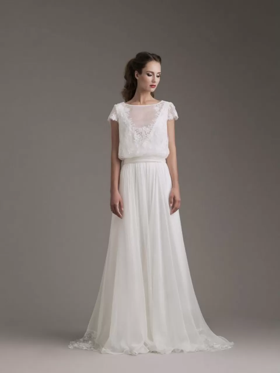 Uzun Etekli Sade Nikah Elbisesi