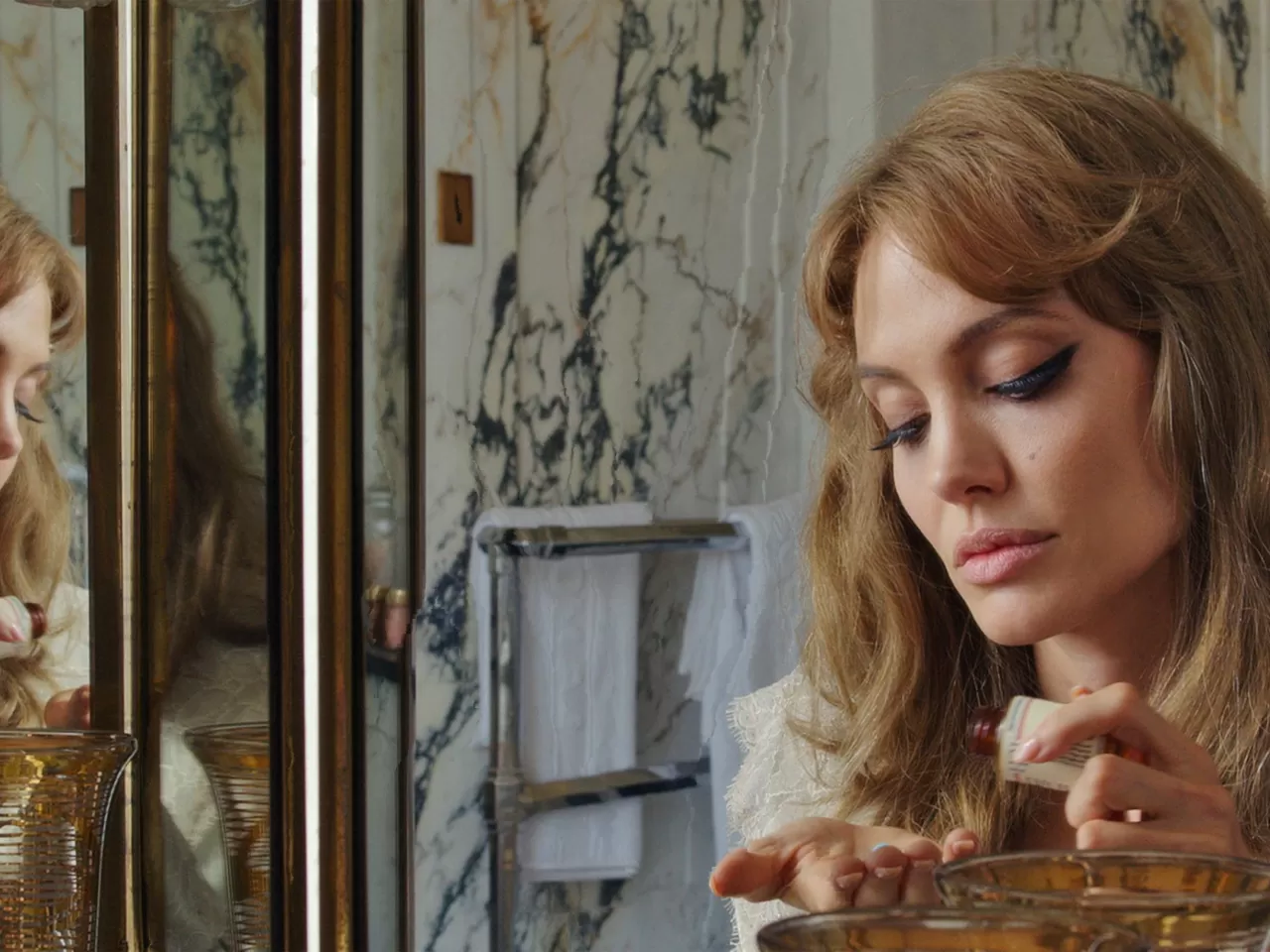 By the Sea (16 Mayıs)