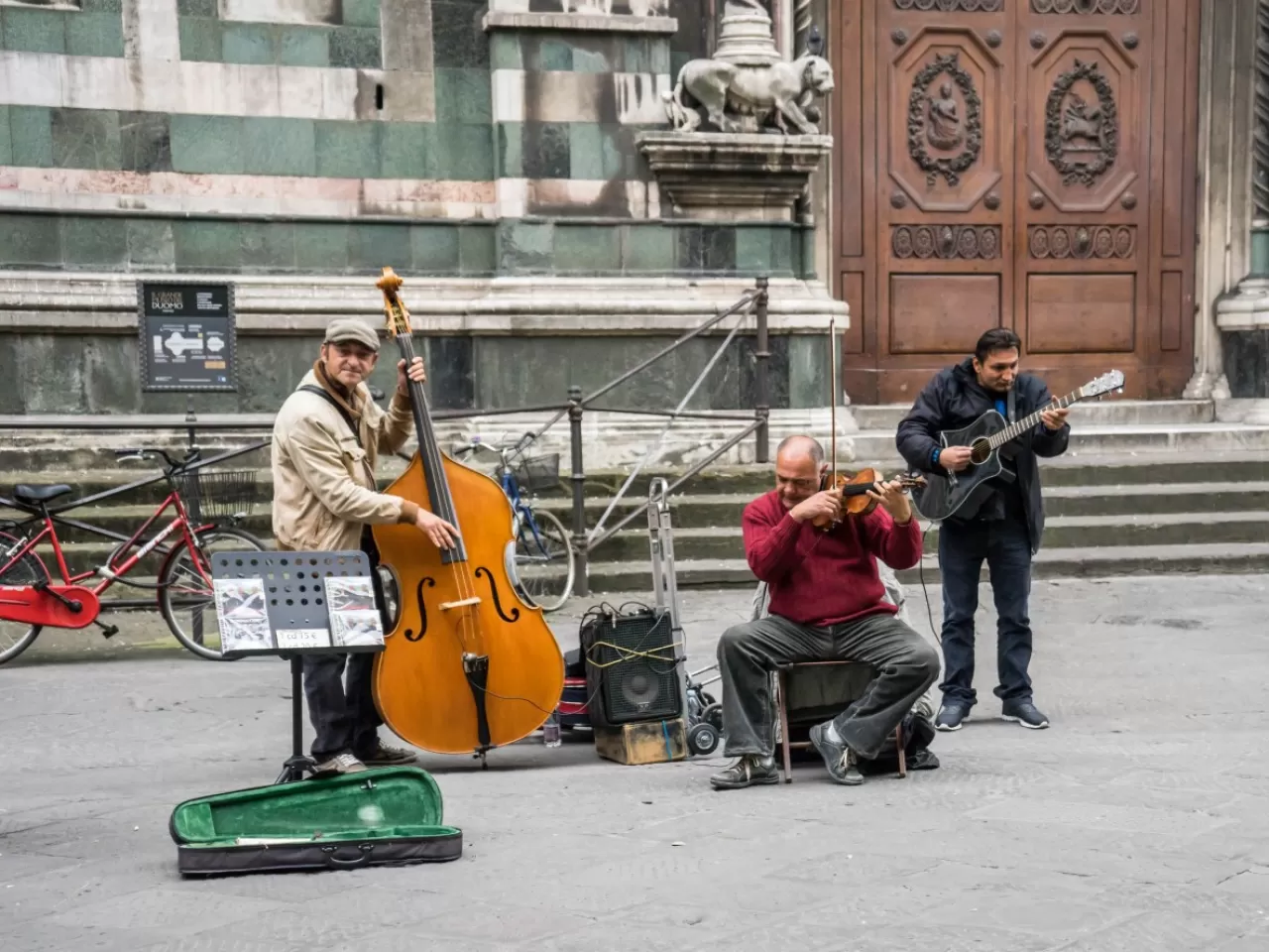 Sokaklarda Çalan Her Şarkı Devlet Kontrolünde