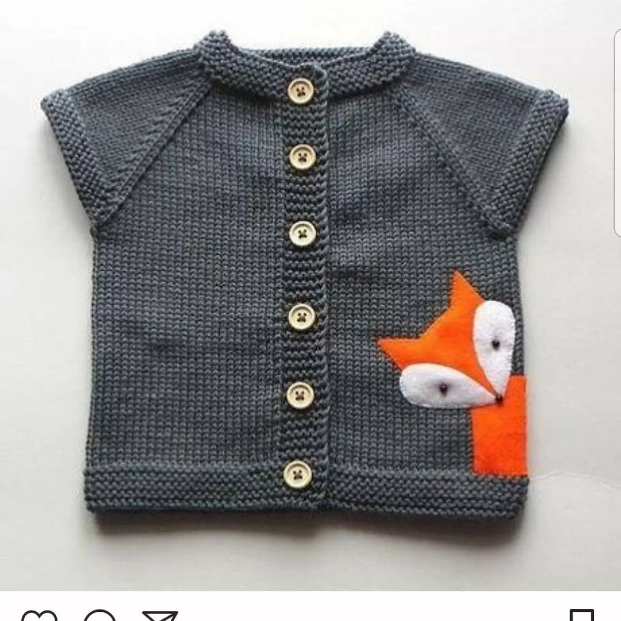 Gri, Tilkili Erkek Bebek Örgü Yelek Modeli