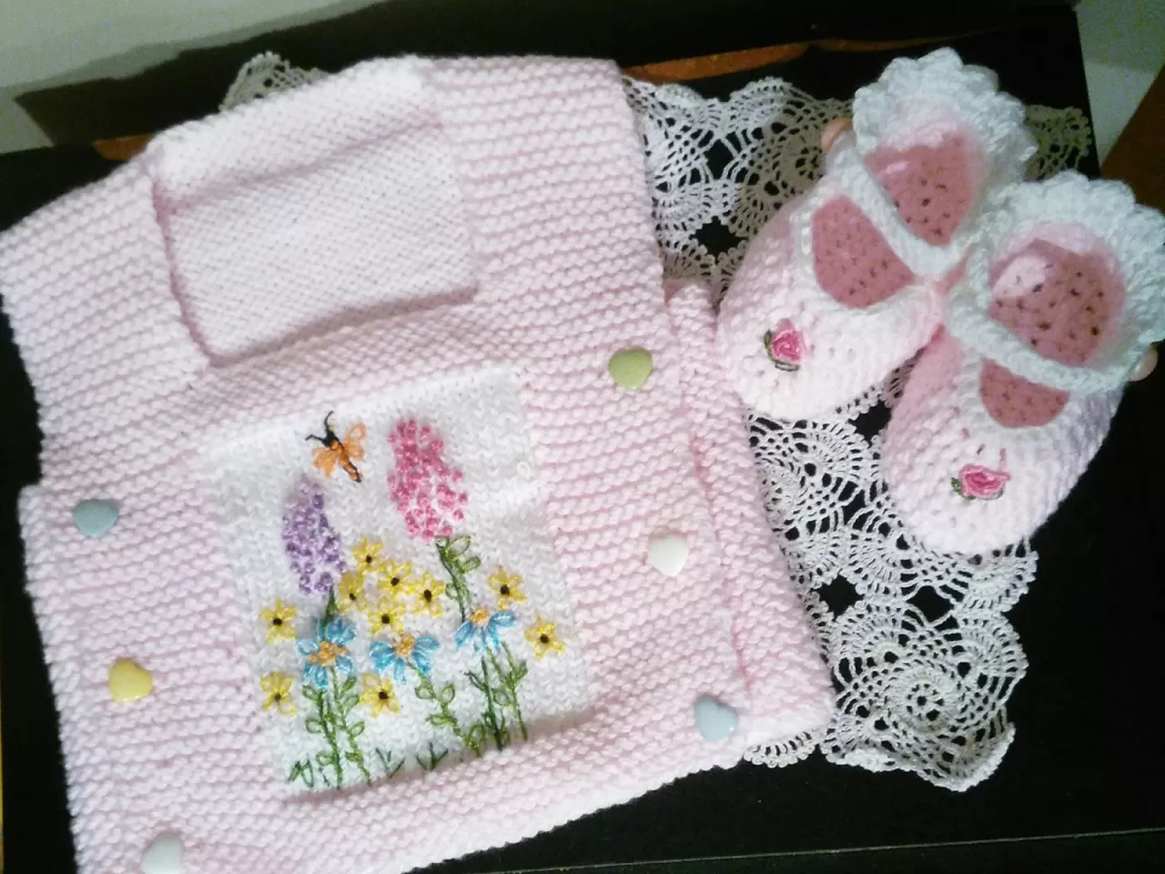 Pembe Yandan Düğmeli Kız Bebek Örgü Yelek