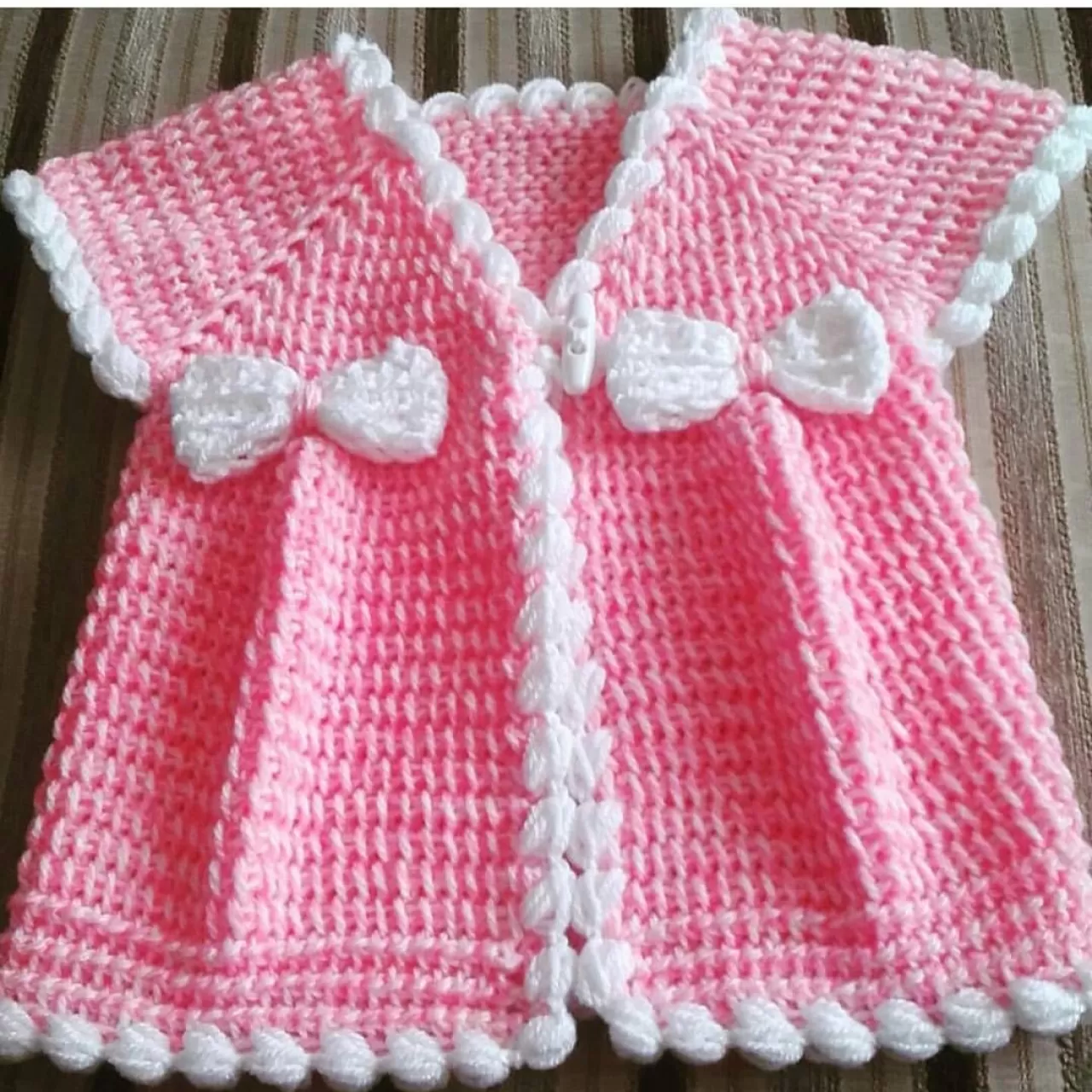 Pembe, Kurdeleli Kız Bebek Örgü Yelek