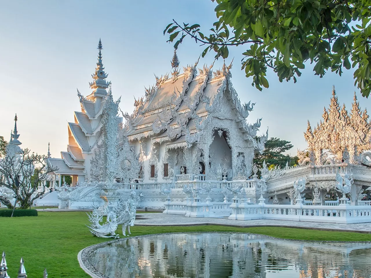 Белый замок в Тайланде