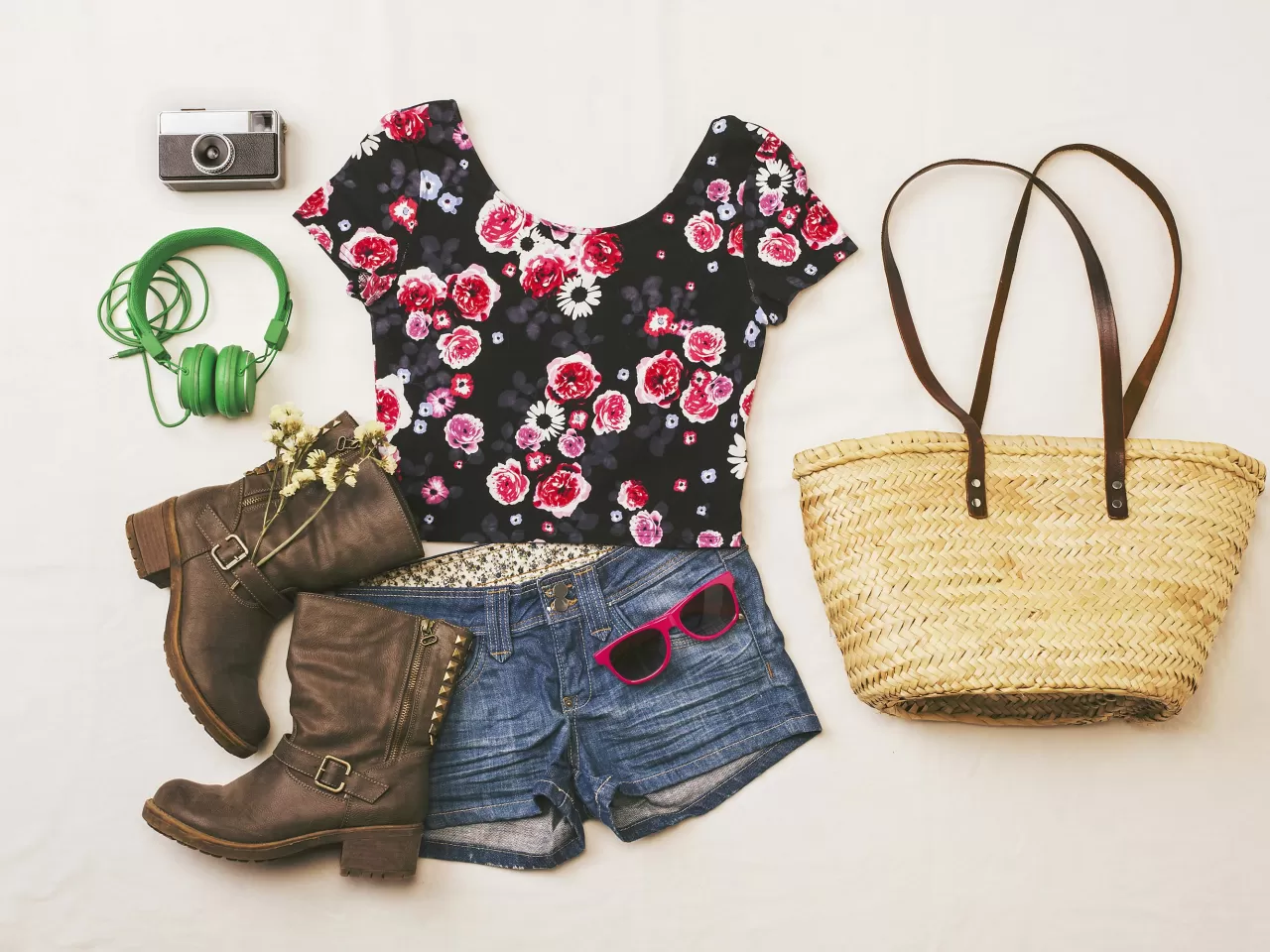 Kıyafet ve Ayakkabı/Terlik: