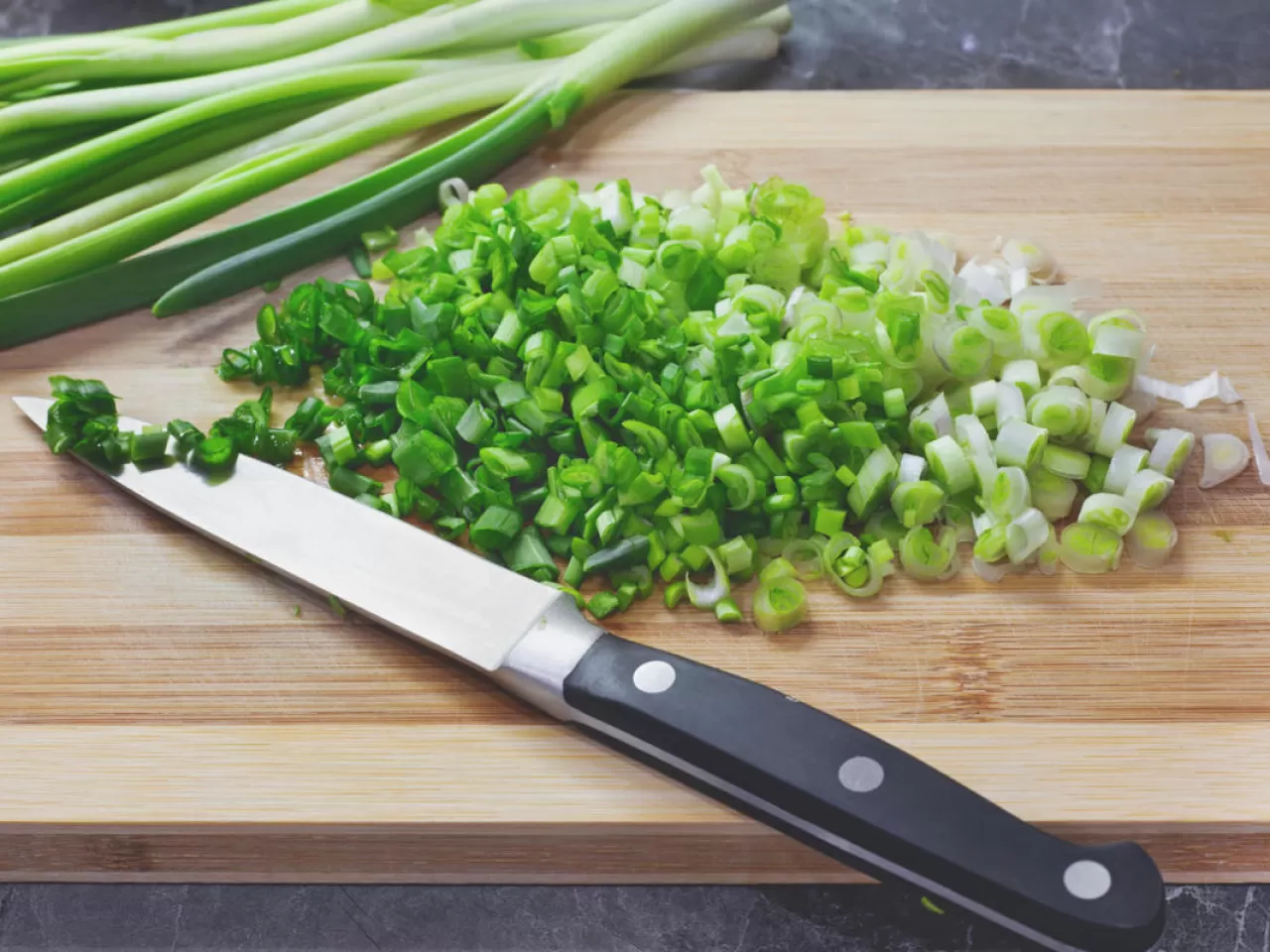 Yeşillikleri Bıçakla Doğramamak