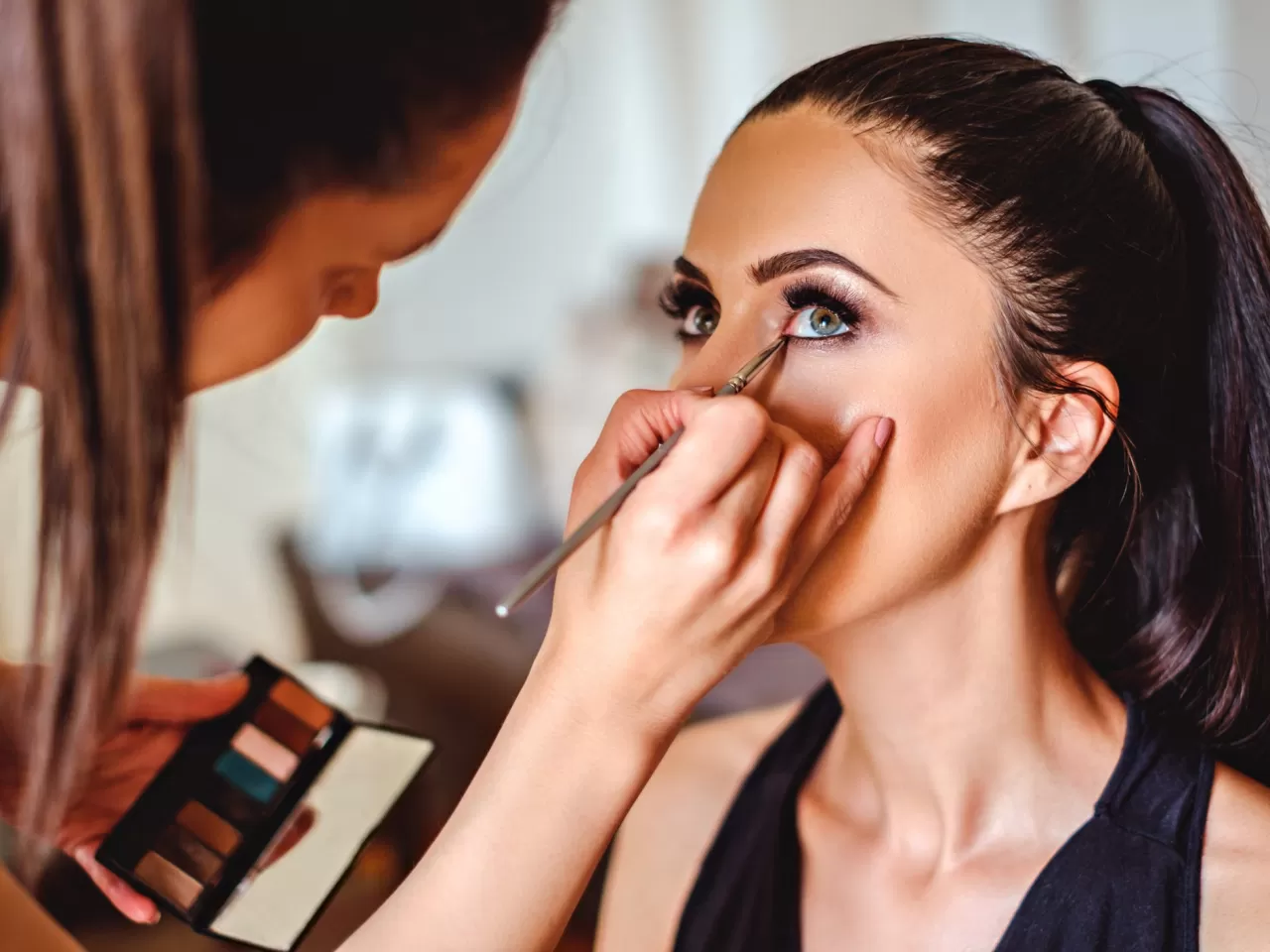 Makyaj Hizmeti Vermek