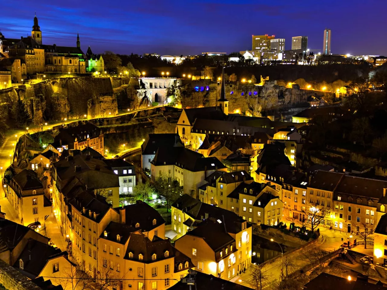 Lüksemburg, 2202 €