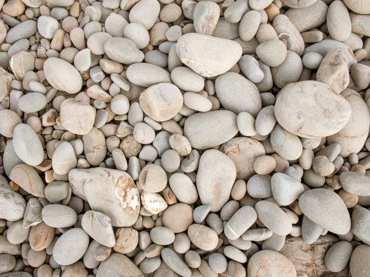 Doğal Taşlar Neden Temizlenmeli?