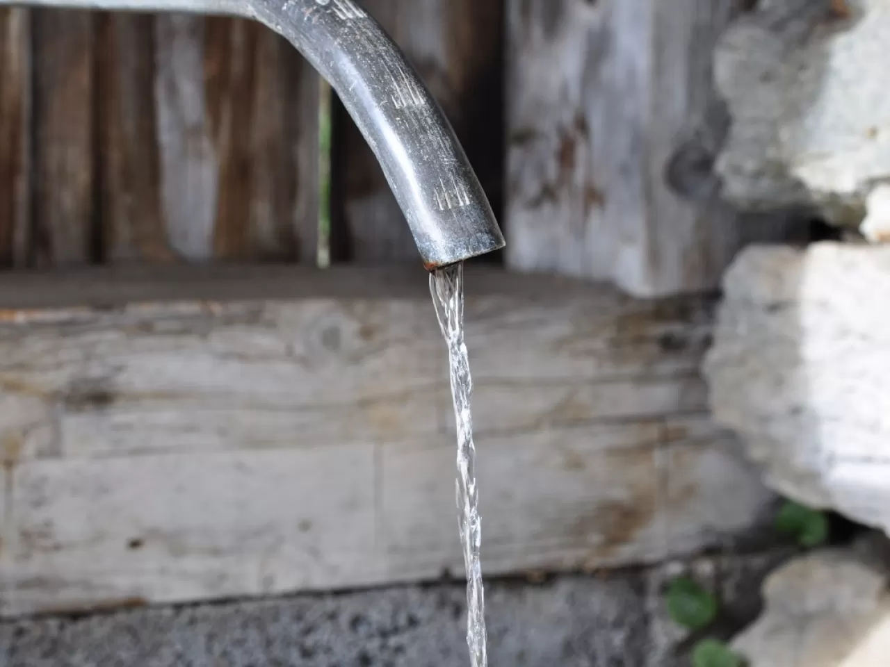 Akan Su ile Doğal Taş Temizliği