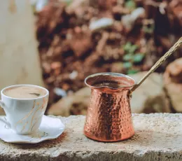 Cezvede Yoğun ve Kıvamlı Türk Kahvesi Nasıl Yapılır?