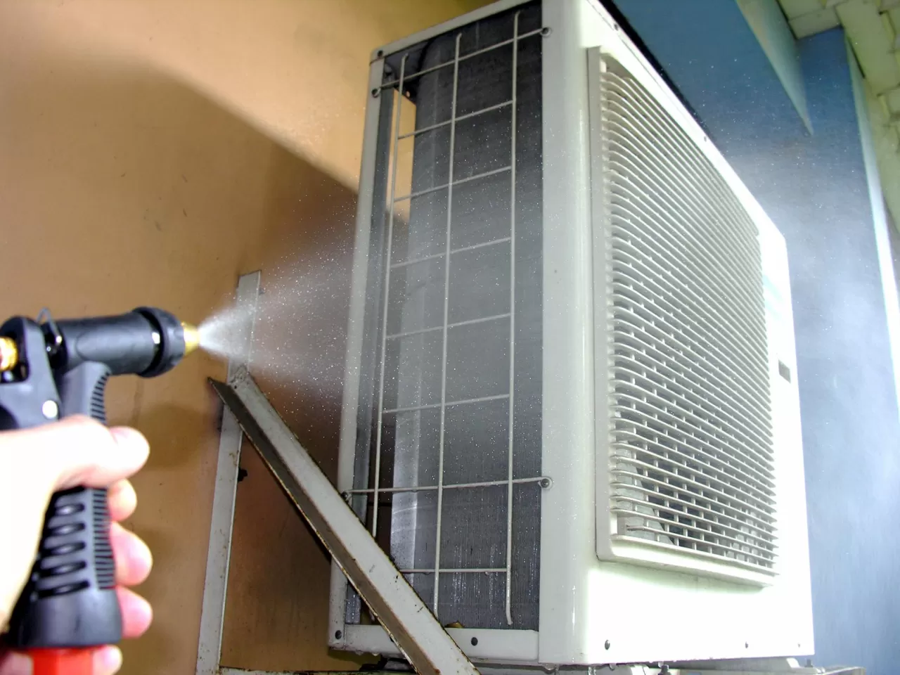 Klima Nasıl Temizlenir?