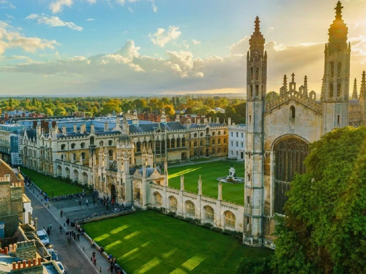 The oldest university in england. Кембриджский университет. Кембриджский университет вели. Кембридж (Англия). Университет в Лондоне Кембридж.